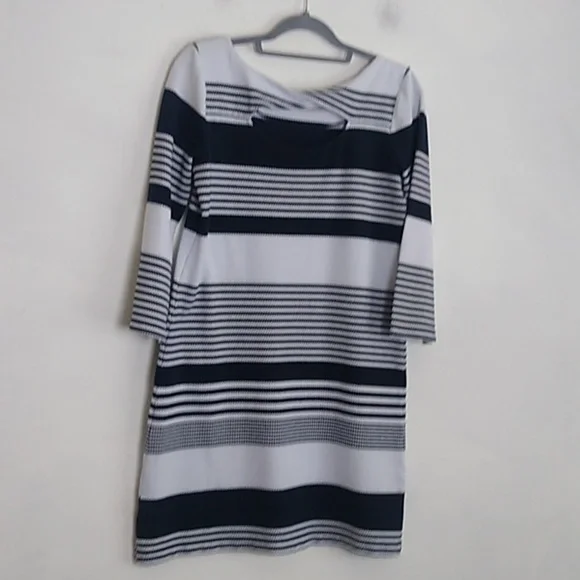 Lilly Pulitzer Dress Navy White Striped Marlow 3/4 sleeve Like new size Medium - Picture 8 of 15